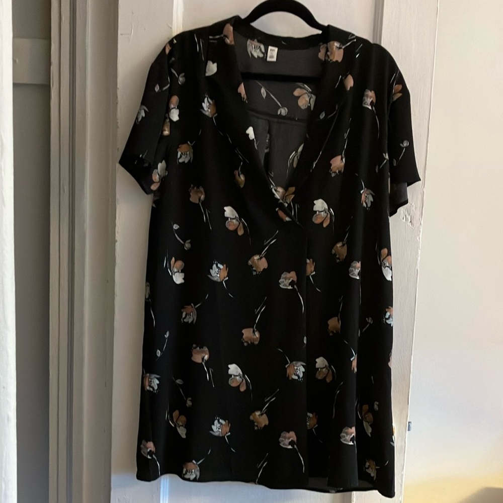 BP short dress - black with floral pattern
